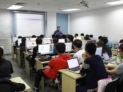 Android開發四大組件與五種布局方式在教育軟件開發中的應用